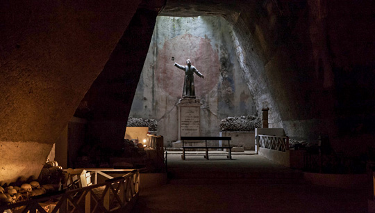 Der Friedhof Fontanelle in Neapel - (Foto: Angelafoto/iStock.com)