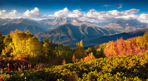 Der Kaukasus Georgiens im Herbst - (Foto: ©Schchara/istock.com) 