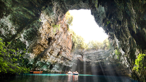 Der See in der Melissani-Höhle - (Foto: ©kwasny221/istock.com)
