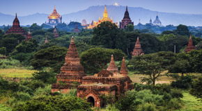 Die Tempel von Bagan bei Sonnenaufgang - (Foto: ©lkunl/Getty Royalty Free)