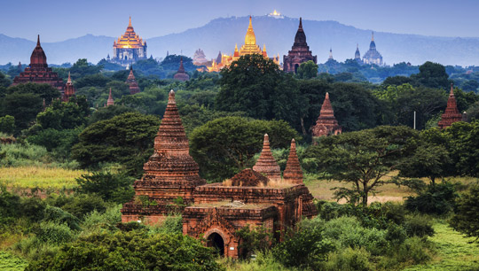 Die Tempel von Bagan bei Sonnenaufgang - (Foto: ©lkunl/Getty Royalty Free) 