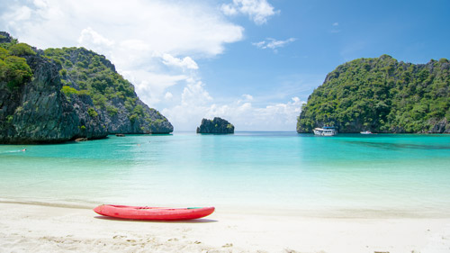 Ein Strand auf einer der Inseln im Mergui Archipel - (Foto: ©Fangistock/istock.com)