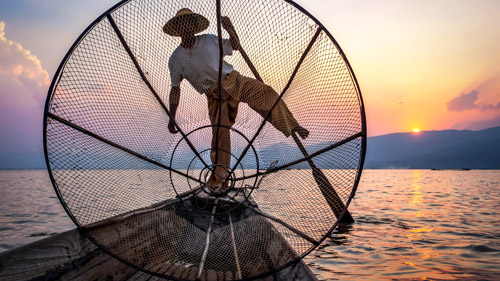 Ein Fischer auf dem Inle-See - (Foto: ©R.M. Nunes/Shutterstock Royalty Free)