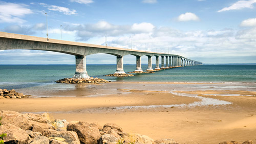 Die Confederation Brücke von Northumberland nach Prince Edward Island- (Foto: ©ballycroy/istock.com) 