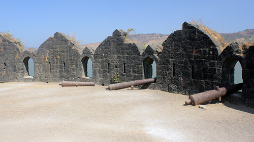 Kanonen auf Murud Jnanjira - (Foto: ©iStock.com/harliedotgilbert)
