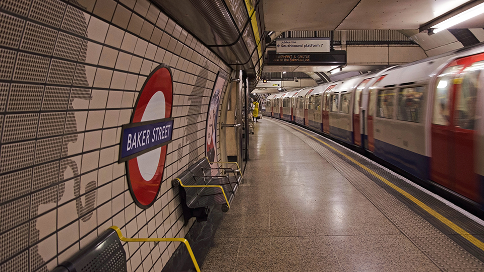 Baker Street Station in London - (Foto: ©iStock.com/AlanMBarr)