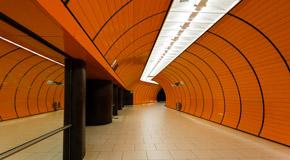 Münchner Marienplatz U-Bahnstation - (Foto: ©iStock.com/castenoid)