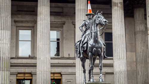 Die Wellington Statue vor dem Gebäude der Gallery of Modern Art in Glasgow - (Foto: ©Stephan Goldmann)