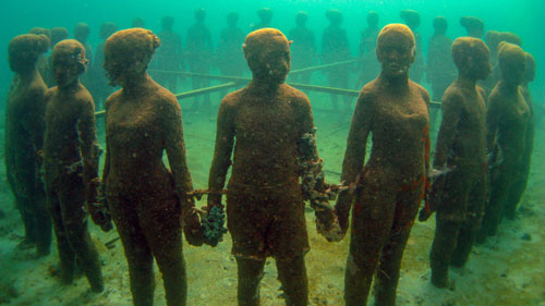 Die Skulpturen im Unterwasserpark von Moliniere Point, Grenada - (Foto: ©R Gombarik/Shutterstock Royalty Free)