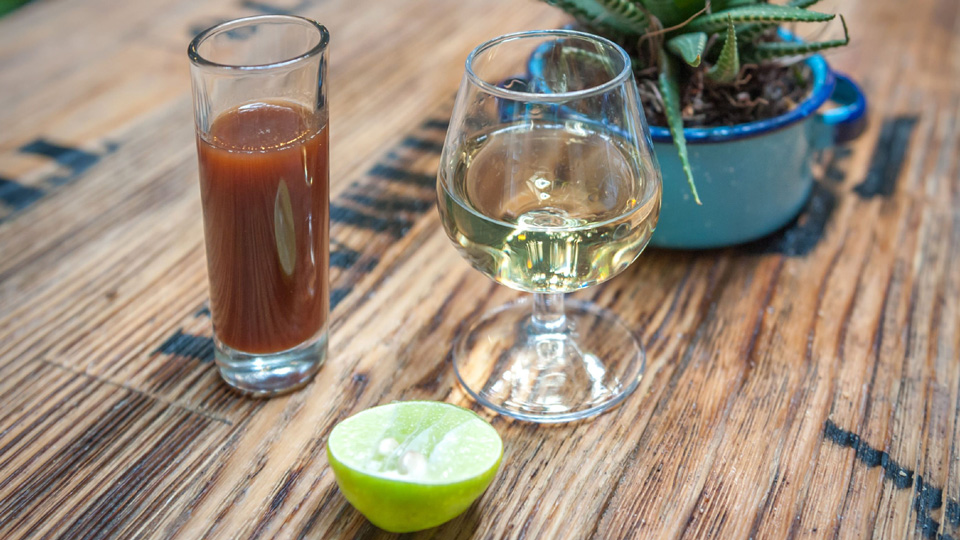 Tequila lässt sich am besten in gemächlichem Tempo genießen - (Foto: ©javarman/Shutterstock)