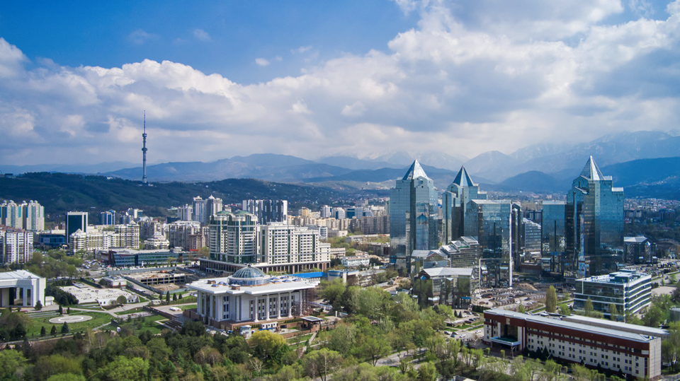 Wer Kasachstan kennenlernen möchte, startet am besten in Almaty - (Foto: © Danil Maslov / Getty Images)