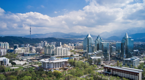 Wer Kasachstan kennenlernen möchte, startet am besten in Almaty - (Foto: © Danil Maslov / Getty Images)