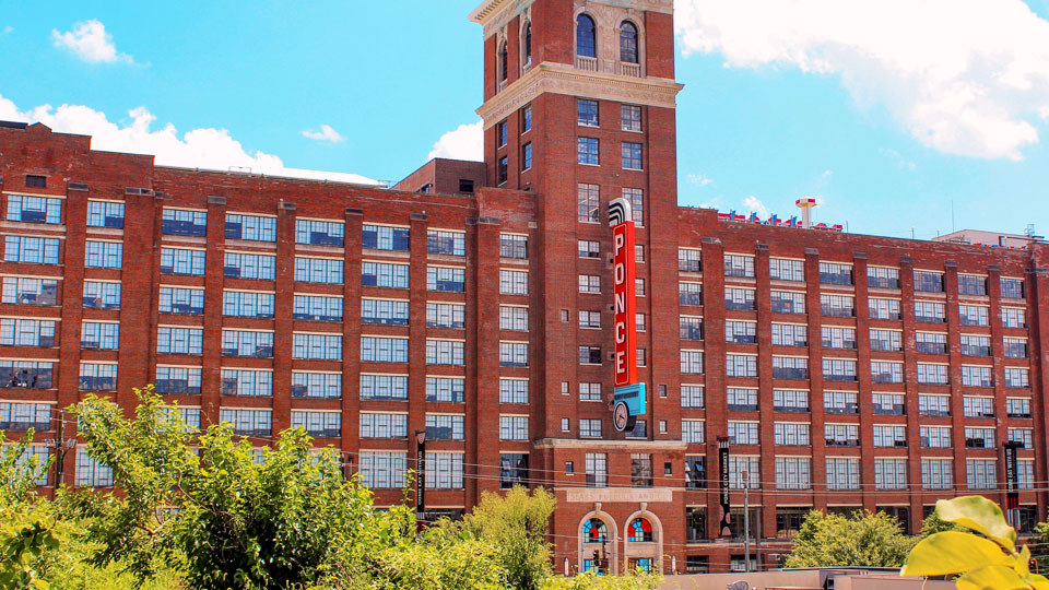 Der Historic Fourth Ward Park in Atlanta liegt hinter dem Ponce City Market - (Foto: ©Nicholas Lamontanaro / Shutterstock)