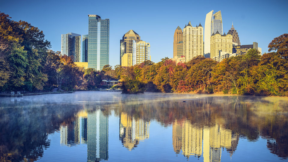 Beeindruckende Skyline von Midtown vom Piedmont Park in Atlanta aus - (Foto: ©Sean Pavone / Shutterstock)