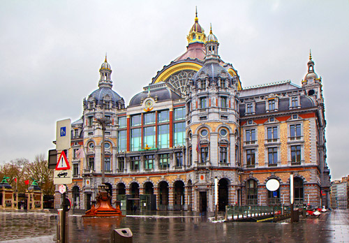 Antwerpen Hauptbahnhof - (Foto: ©User10095428_393/iStock.com)