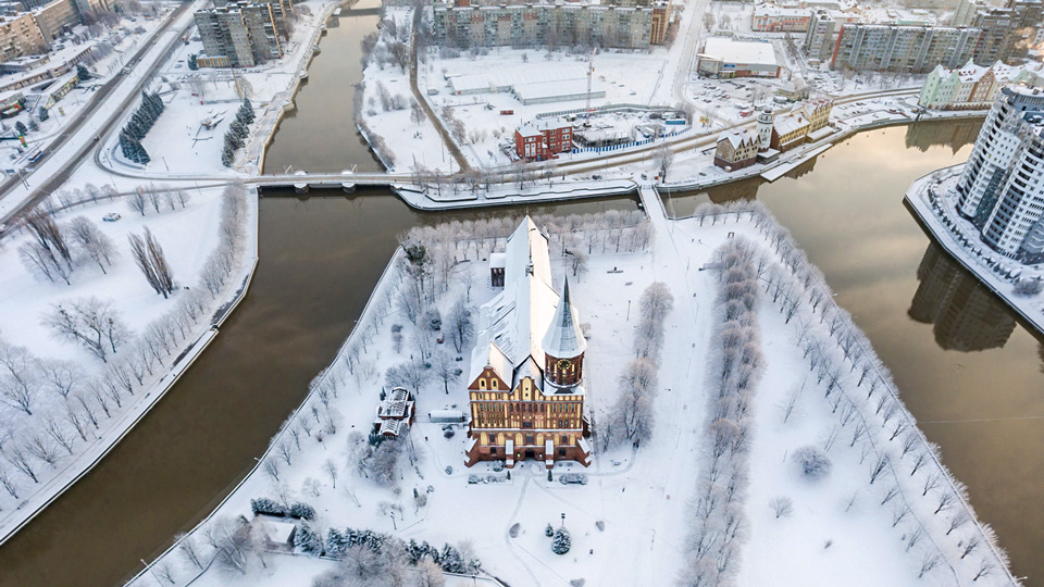 Winterlicher Königsberger Dom in Kaliningrad - (Foto: ©castenoid/istock.com)