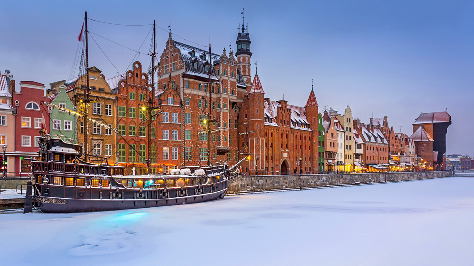 Altstadt von Danzig an der zugefrorenen Motlawa - (Foto: ©Mustang_79/istock.com)