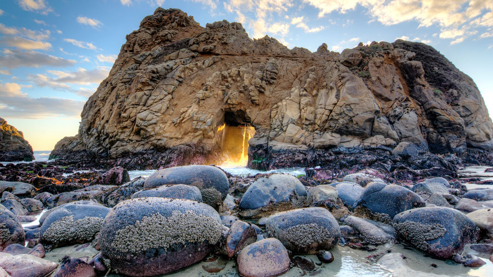 Pfeiffer State Beach in Big Sur ist einer der besten Strände für Gezeitenpools  - (Foto: ©Jithesh Krishnanunny/Getty Images)