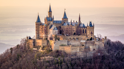 Hier kamen die deutschen Kaiser her: die Burg Hohenzollern in Baden-Württemberg - (Foto: Alex Gaflig/500px Royalty Free)