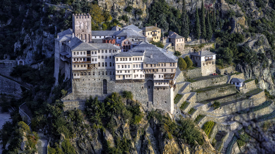 Die meisten Reisenden kommen dem berühmten Kloster Dionysiou bei einem Bootsausflug am nächsten - (Foto: ©Dmitry V. Petrenko/Shutterstock)