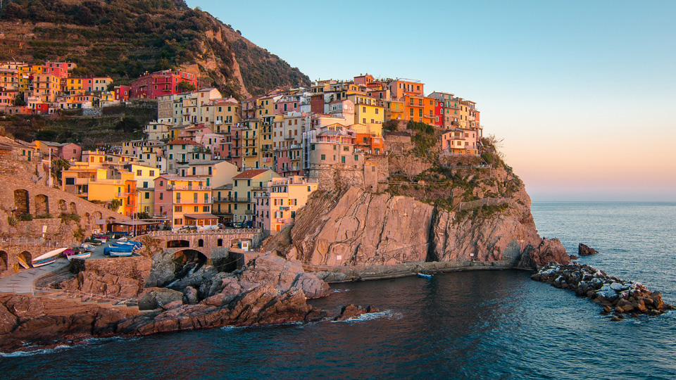 Idyllisches Manarola - (Foto: ©Sky Sajjaphot/Getty Images/Moment RF)