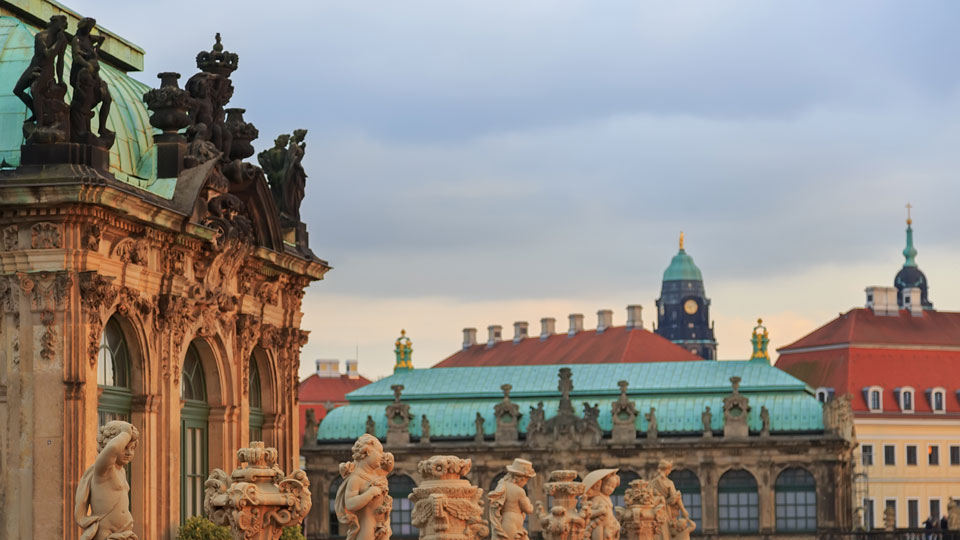 Der Zwinger ist kultureller Knotenpunkt im Zentrum von Dresden - (Foto: © aragami12345s / Shutterstock)