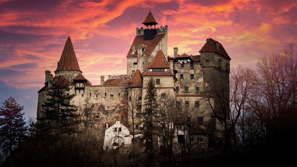 Der Legende nach lebte Graf Dracula auf der Burg Bran in Transsilvanien - (Foto: Lucian BOLCA / Shutterstock)
