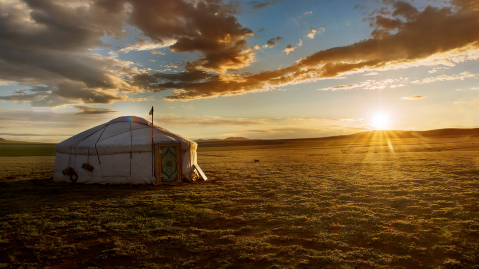 Mit Eguitours auf einem Pferderücken durch die Mongolei reiten - (Foto: © Philip Lee Harvey)