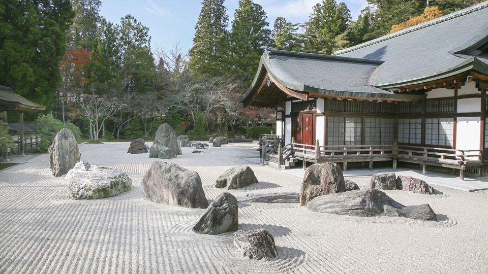 Lausche der Stille - beim Zenschweigen in einem japanischen Retreat - (Foto: © Japan Image / Shutterstock)