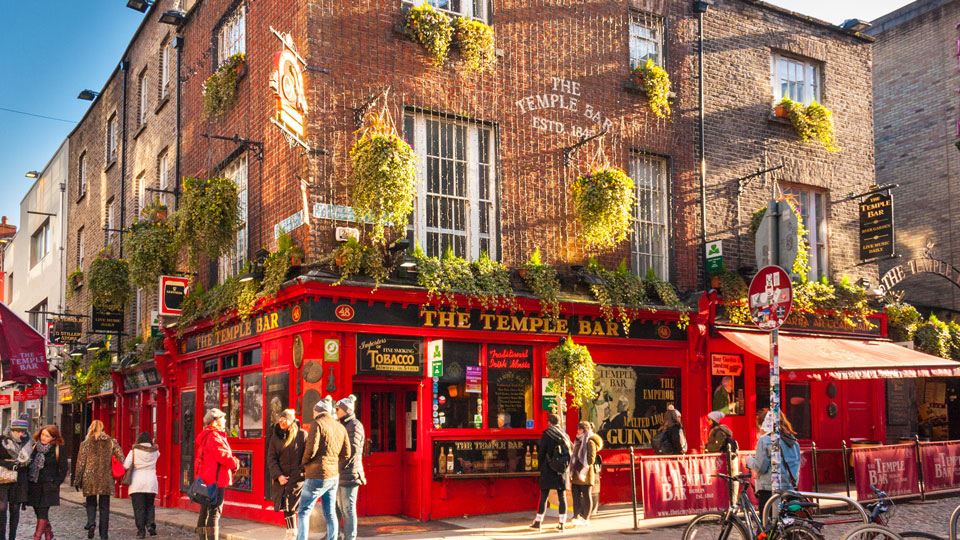 Temple Bar zählt zu den angesagtesten Vierteln Dublins - (Foto: © larry mcguirk / Shutterstock)