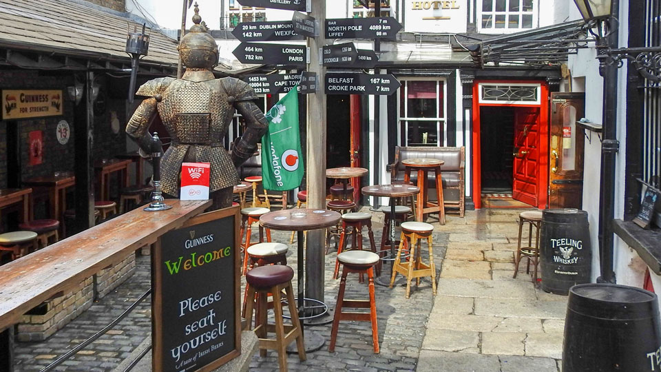 Brazen Head, der älteste Pub in Dublin, liegt in den Liberties - (Foto: © Derick Hudson / Shutterstock)