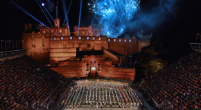 Das Feuerwerk des Royal Edinburgh Military Tattoo. - (Foto: Stephan Goldmann)