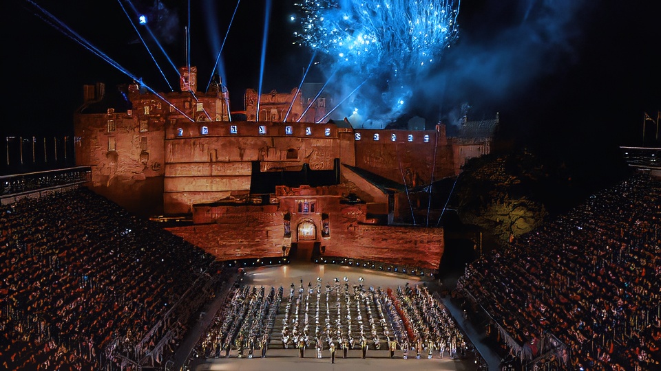 Das Feuerwerk des Royal Edinburgh Military Tattoo. - (Foto: Stephan Goldmann)