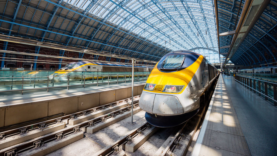 Der Eurostar erreicht den Bahnhof St Pancras International in London - (Foto: © Justin Foulkes / Lonely Planet)