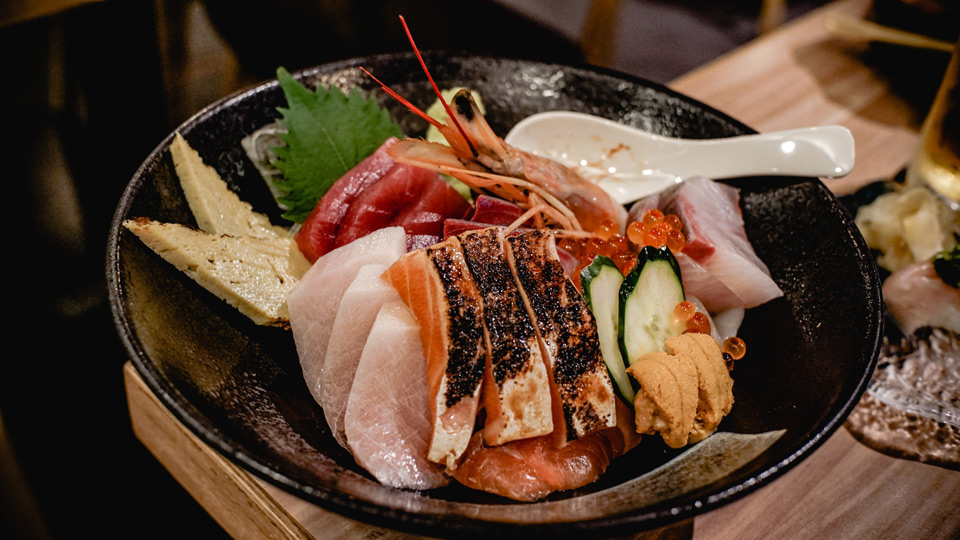 Saftige Sashimi-Stücke bei Takashimaya - (Foto: ©blacksuit_traveler/Shutterstock)