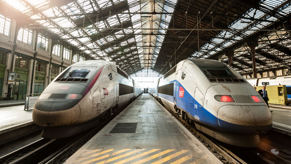 Es lohnt sich, rechtzeitig zu buchen, um Tickets für Frankreichs berühmte TGVs günstig zu bekommen - (Foto: ©Justin Foulkes/Lonely Planet)