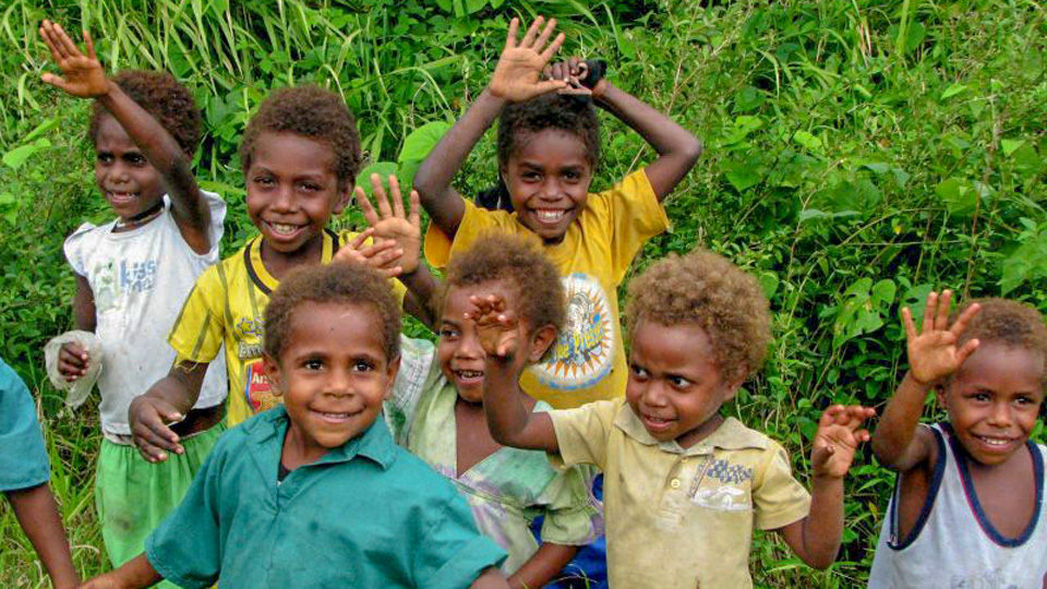 Nicht nur die Kinder schenken den Besuchern von Vanuatu ihr glücklichstes Lächeln - (Foto: ©Marina Lawrence/Lonely Planet)