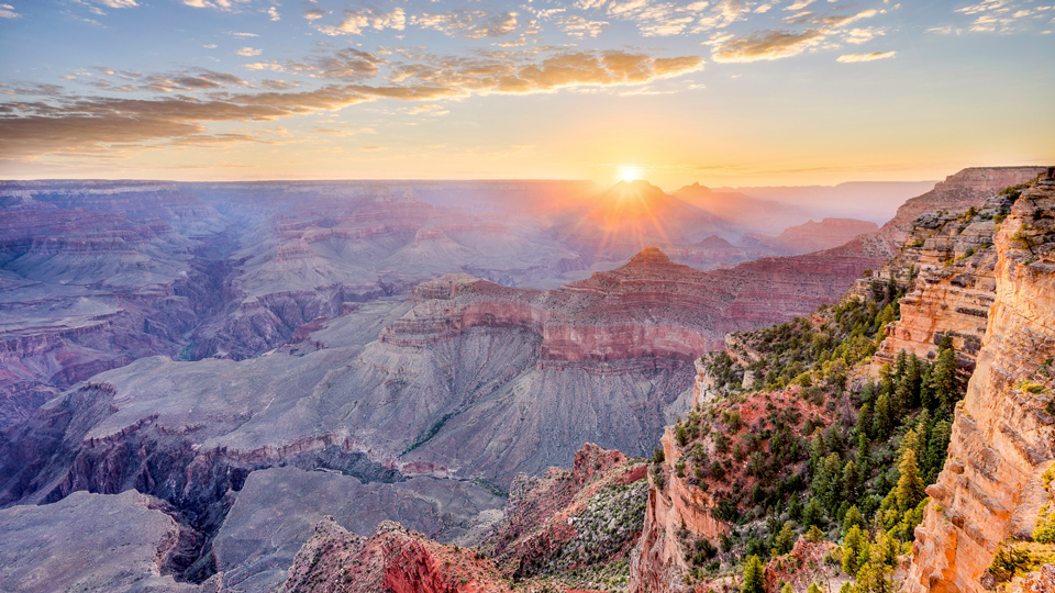 Die geologische Geschichte des Grand Canyon wird am Yavapai Point groß geschrieben - (Foto: ©FilippoBacci/Getty Images) 