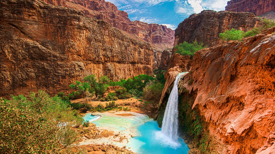 Es geht nicht nur um das spektakuläre Gesamtbild. Wer in den Canyon hinunter steigt, findet Kleinode ​​wie die Havasu-Fälle - (Foto: ©ronnybas/Shutterstock)