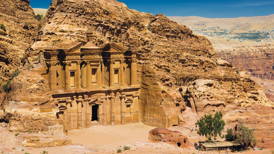 Kloster in der berühmten Felsenstadt Petra in Jordanien – (Foto: © Tom Mackie / Lonely Planet)