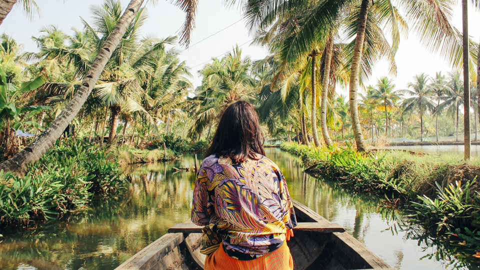 Eine mehrtägige Fahrt durch die ruhigen Backwaters von Kerala gehört zu Indiens magischsten Erlebnissen - (Foto: © Getty Images)