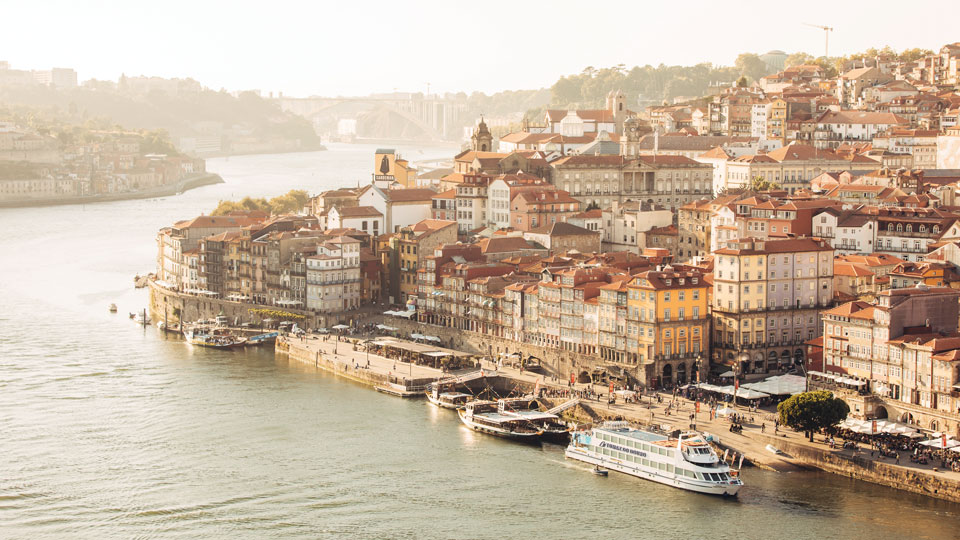 Der Duro trennt Porto von Vila Nova de Gaia – (Foto: © Adrienne Pitts / Lonely Planet Images)