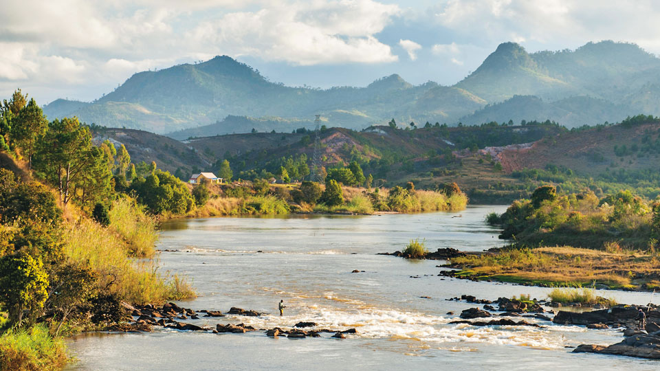 Die Umgebung von Andasibe ist eine spektakuläre Landschaft aus magischen Wasserfällen und Flüssen - (Foto: © Justin Foulkes / Lonely Planet Images)