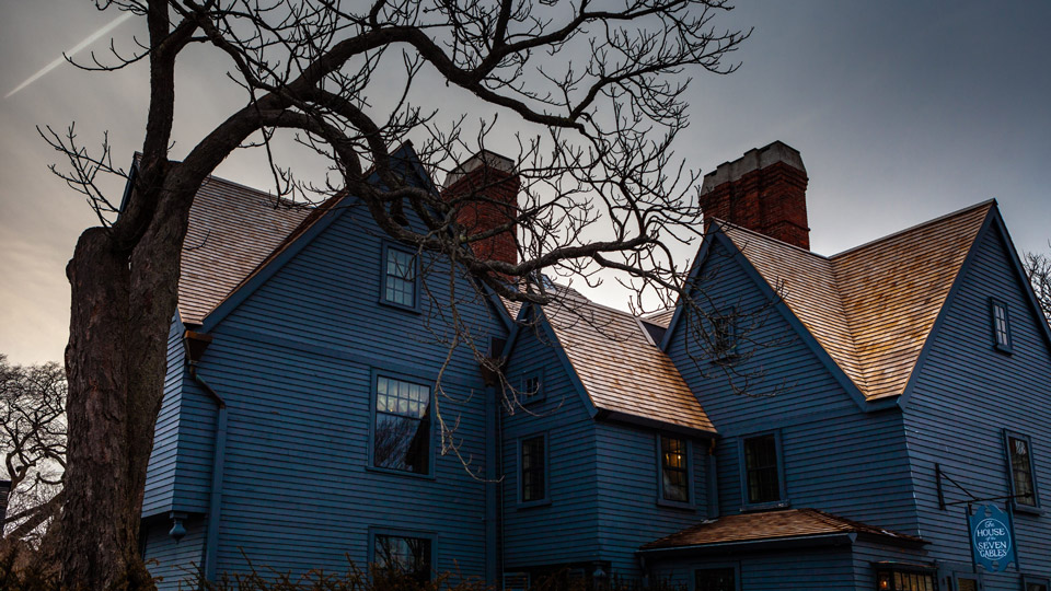 Das Haus der sieben Giebel in Salem birgt heute ein Hexenmuseum - (Foto: ©Dominionart/Shutterstock)