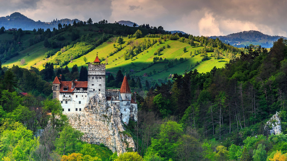 Auf Burg Bran in Transsilvanien in der Nähe Braşovs soll angeblich der echte Dracula gelebt haben - (Foto: ©Gaspar Janos/Shutterstock)
