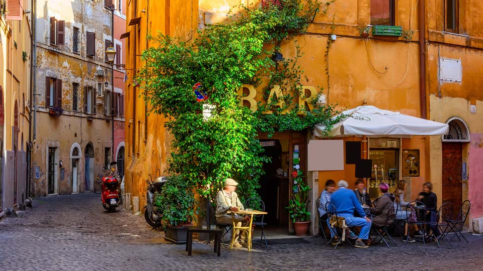 So entspannt wie die alten Römer - die heutigen Nachfahren lieben "la dolce vita" - (Foto: ©Catarina Belova/Shutterstock)