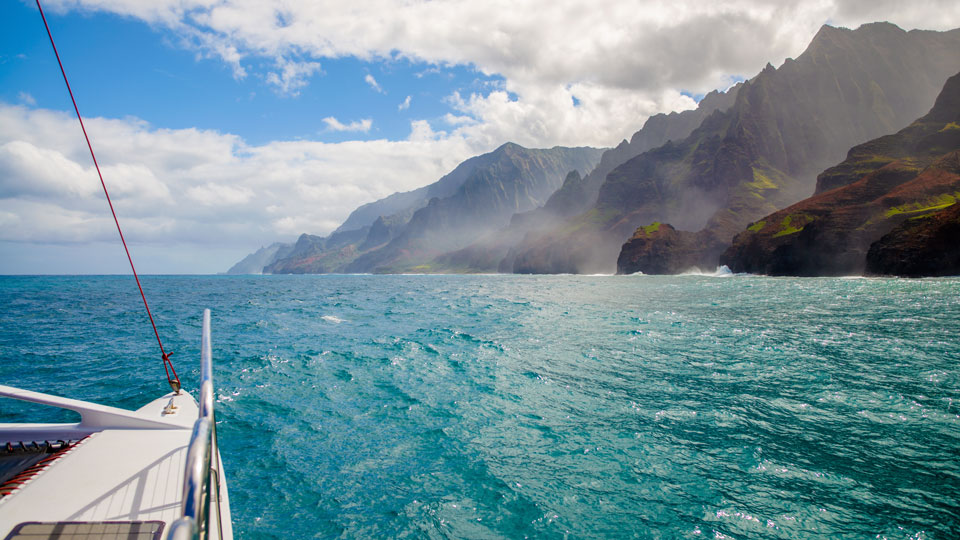 Unfassbar türkis: die Küste Na Pali, Kaua'i - (Foto: © StevenGaertner / Getty)