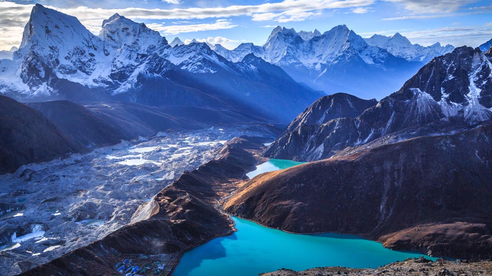 Blick auf den Ngozumpa-Gletscher vom Gokyo Ri in Nepal aus - (Foto: © Feng Wei Photography / Getty Images)