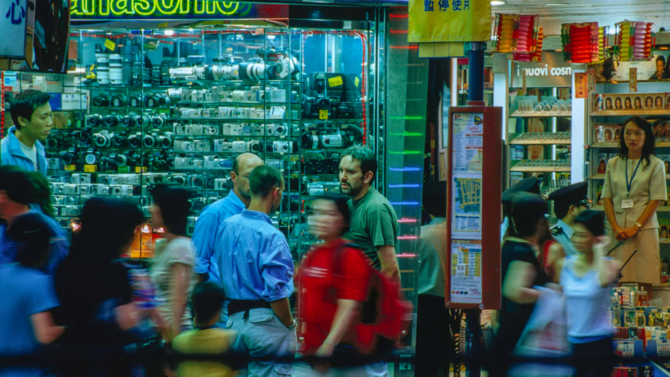 Computerzubehör und Kameratechnik gibt es in zahlreichen kleinen Läden - (Foto: ©Phil Weymouth/Lonely Planet)