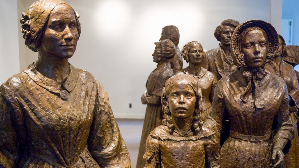 Statuen im Women's Rights National Historical Park, Seneca falls, (USA - Foto: ©Zack Frank/Shutterstock)